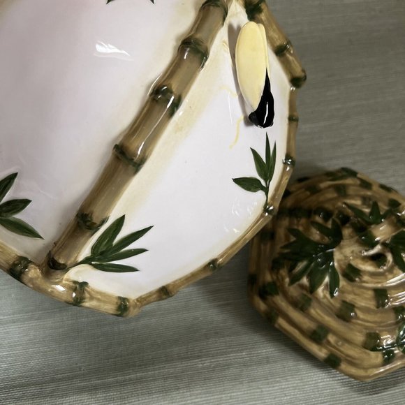 World Bazar Bamboo Pattern Cookie Jar w. Lid 3D Bee Large 9" x 9"- New Vintage - Picture 16 of 16